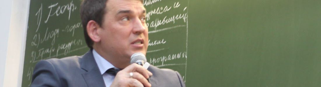Хоккейный «Металлург» встретился с Сергеем Кузнецовым